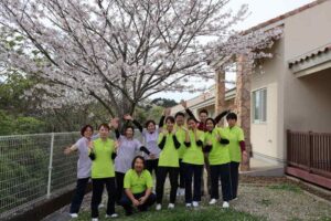 介護業務|経験不問|支給手当多数|車通勤OK|月給17万円以上